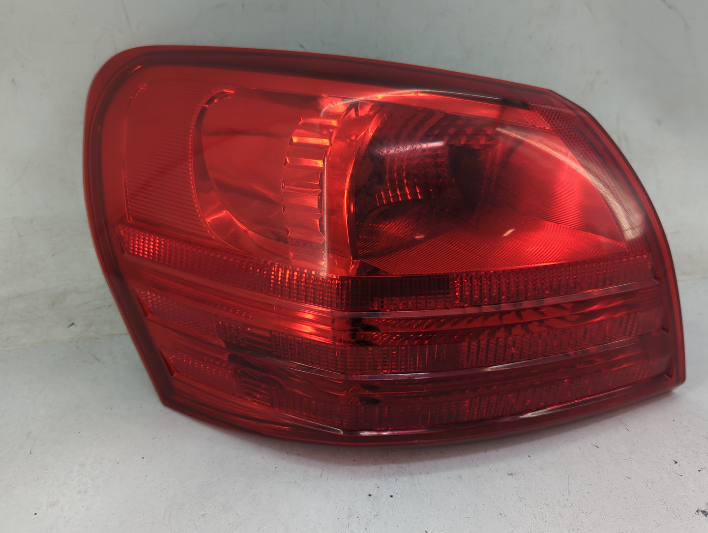 2008-2015 Nissan Rogue Tail Light Assembly Driver Left OEM Fits Fits 2008 2009 2010 2011 2012 2013 2014 2015 OEM Used Auto P