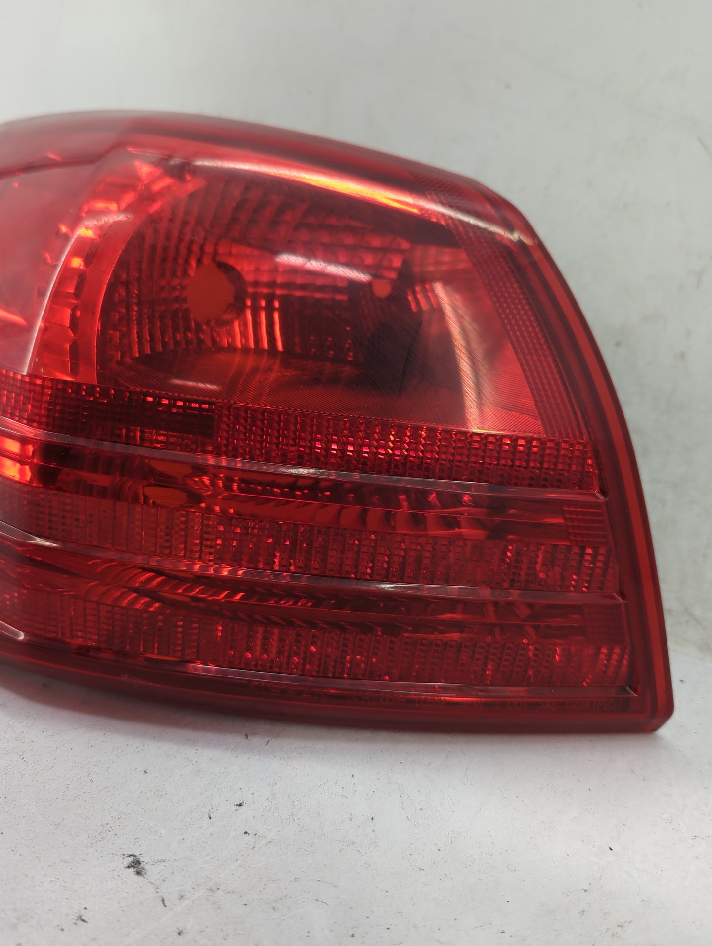 2008-2015 Nissan Rogue Tail Light Assembly Driver Left OEM Fits Fits 2008 2009 2010 2011 2012 2013 2014 2015 OEM Used Auto P