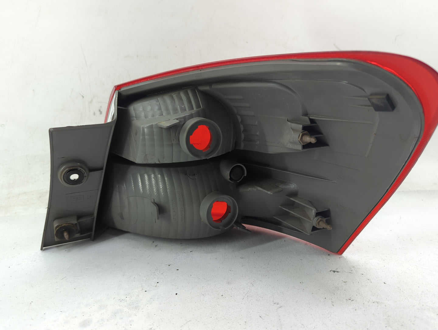 2008-2015 Nissan Rogue Tail Light Assembly Driver Left OEM Fits Fits 2008 2009 2010 2011 2012 2013 2014 2015 OEM Used Auto P