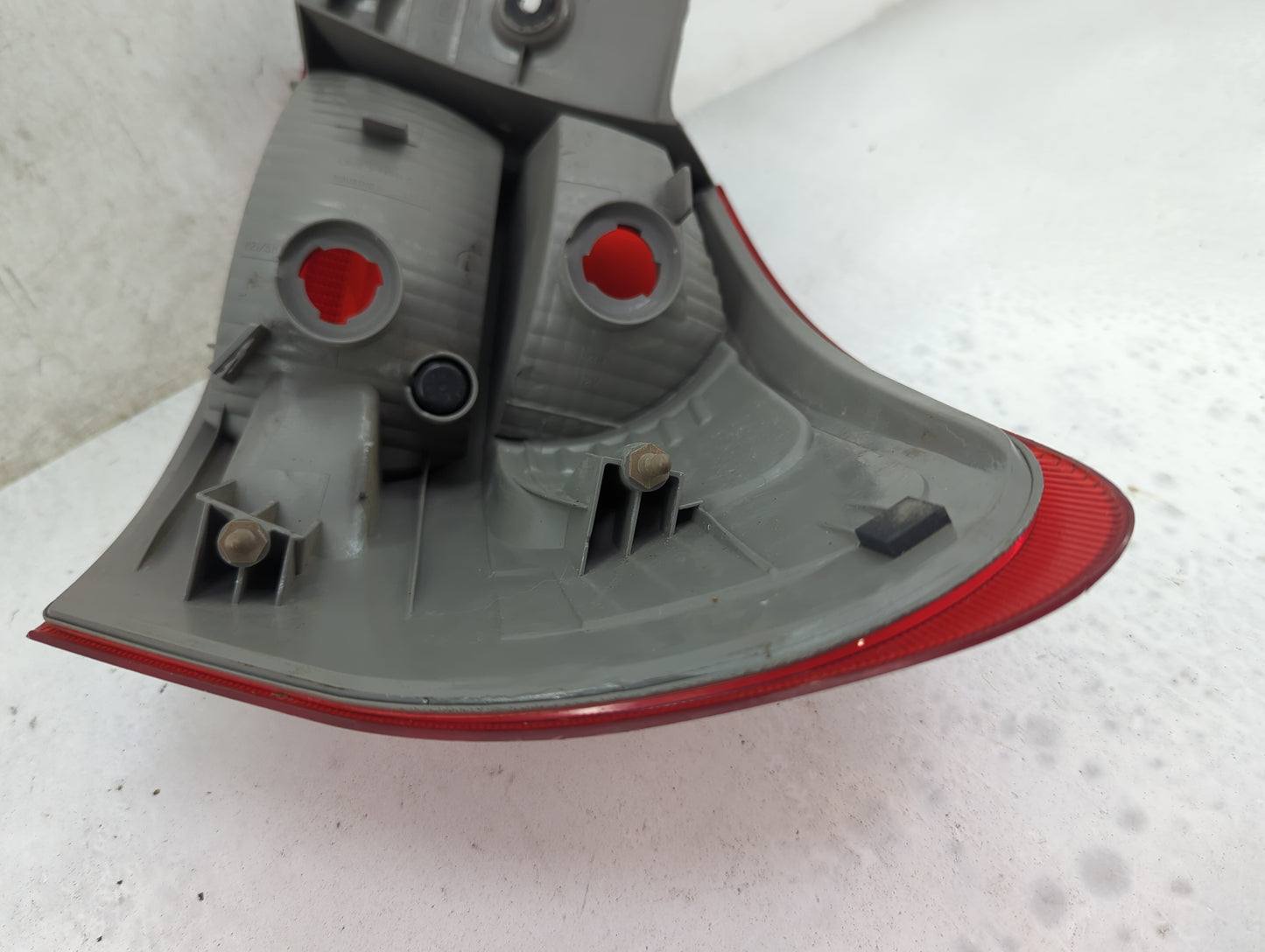 2008-2015 Nissan Rogue Tail Light Assembly Driver Left OEM Fits Fits 2008 2009 2010 2011 2012 2013 2014 2015 OEM Used Auto P