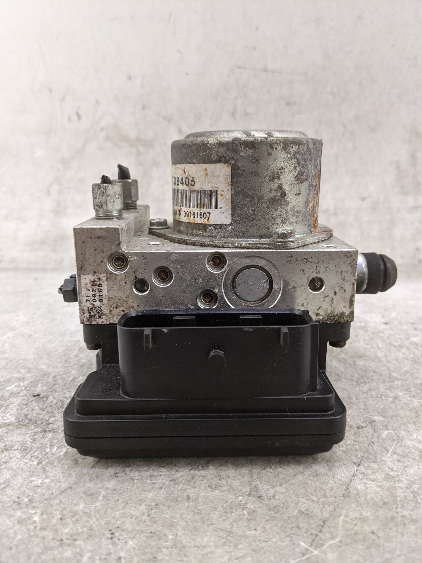 2011 Nissan Rogue ABS Pump Control Module Replacement P/N:TD8405 MAAN09161607 Fits OEM Used Auto Parts - Oemusedautoparts1.c