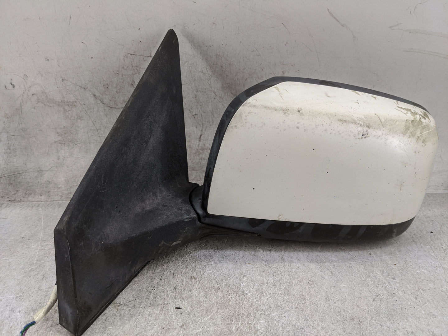 2008-2015 Nissan Rogue Driver Side View Mirror - Left Door Mirror OEM Used - Oemusedautoparts1.com