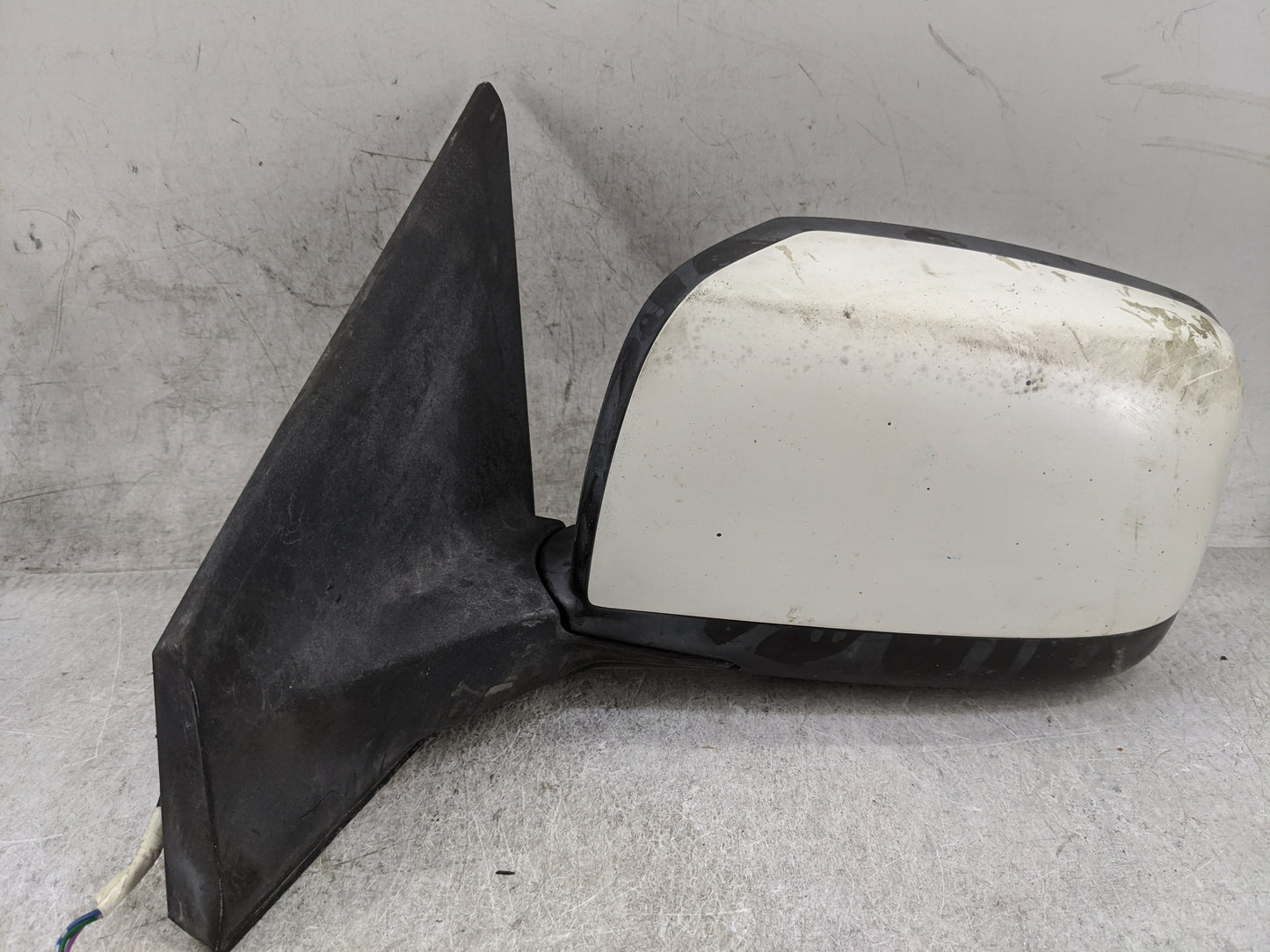 2008-2015 Nissan Rogue Driver Side View Mirror - Left Door Mirror OEM Used - Oemusedautoparts1.com