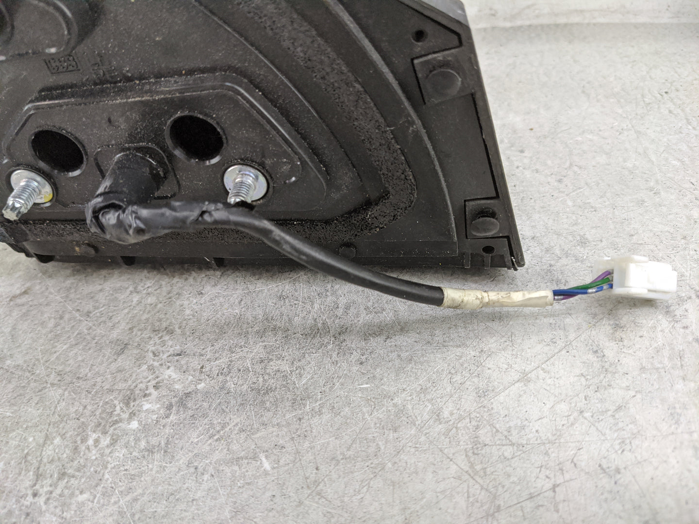 2008-2015 Nissan Rogue Driver Side View Mirror - Left Door Mirror OEM Used - Oemusedautoparts1.com