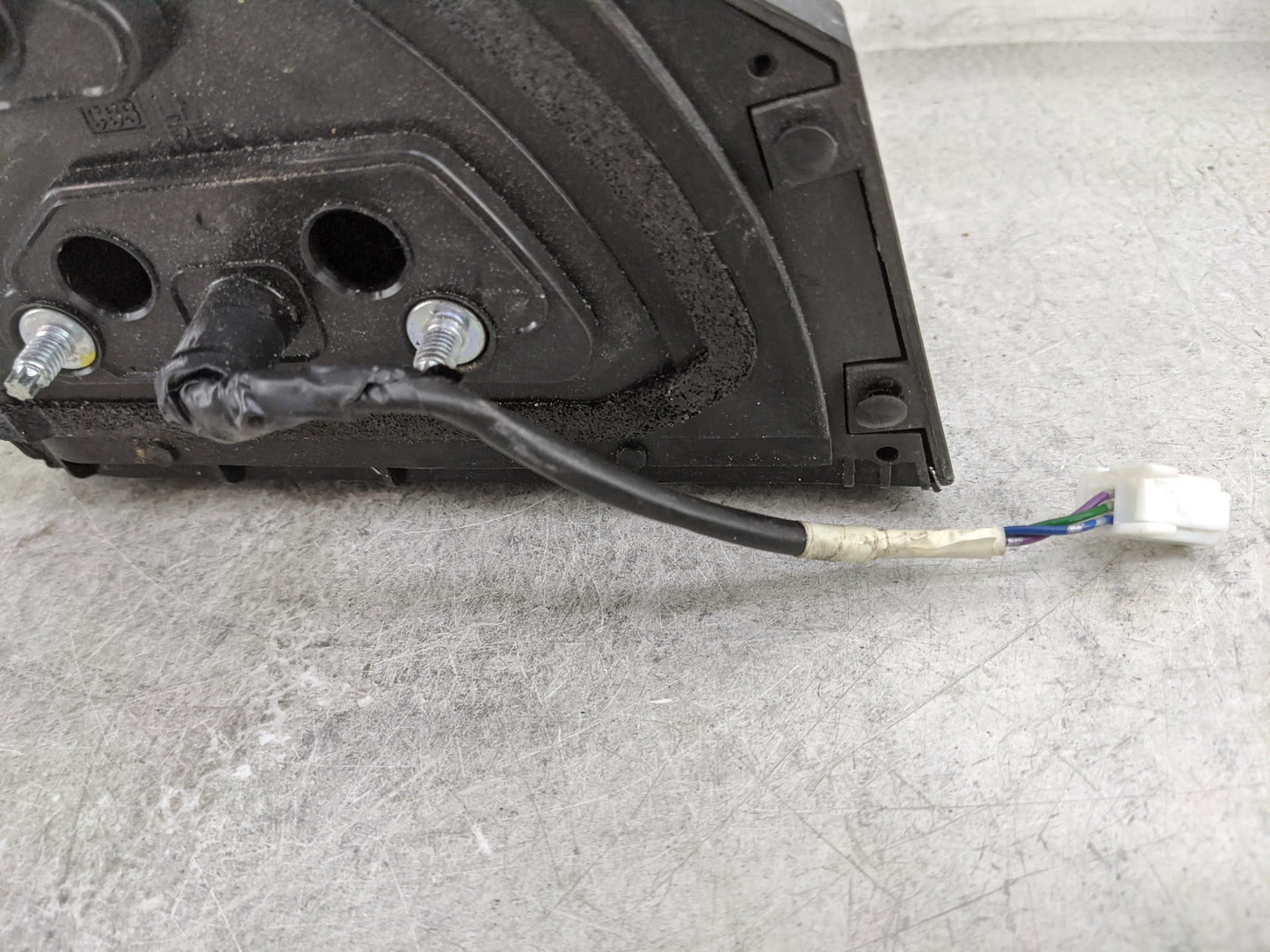2008-2015 Nissan Rogue Driver Side View Mirror - Left Door Mirror OEM Used - Oemusedautoparts1.com