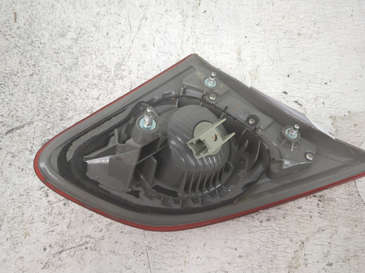 2009-2015 Nissan Rogue Passenger Right Side Deck Lid Mounted Tail Light 1501827 - Oemusedautoparts1.com