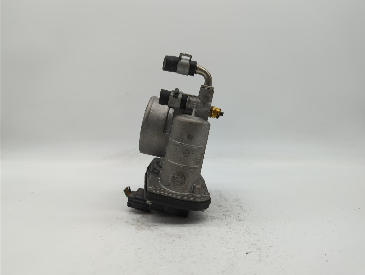 2011-2015 Nissan Rogue Throttle Body P/N:526-01 RME60-15 Fits Fits 2011 2012 2013 2014 2015 OEM Used Auto Parts - Oemusedaut