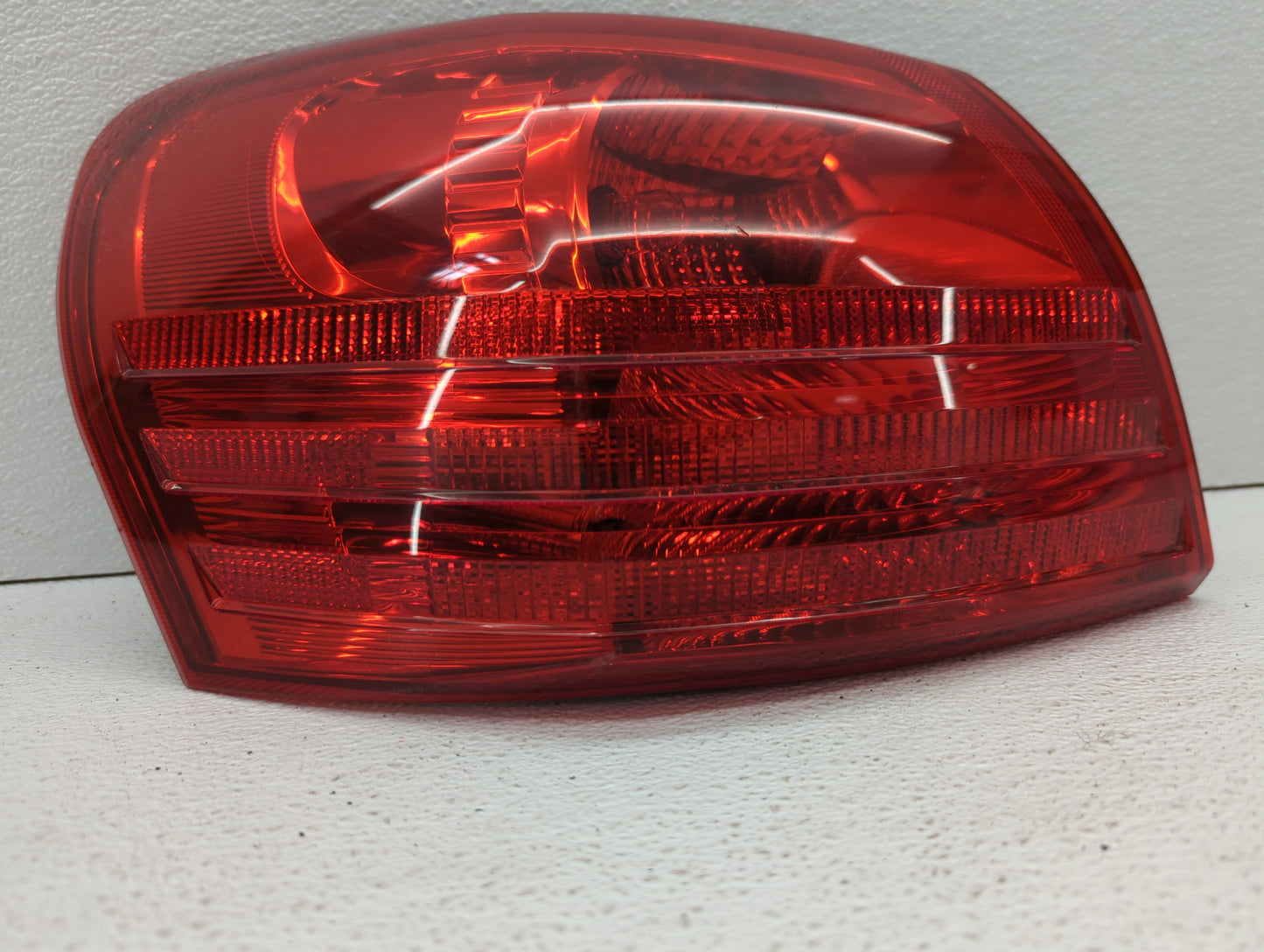 2008-2015 Nissan Rogue Tail Light Assembly Driver Left OEM P/N:DS685-B000L 2PA 946 099 Fits OEM Used Auto Parts - Oemusedaut