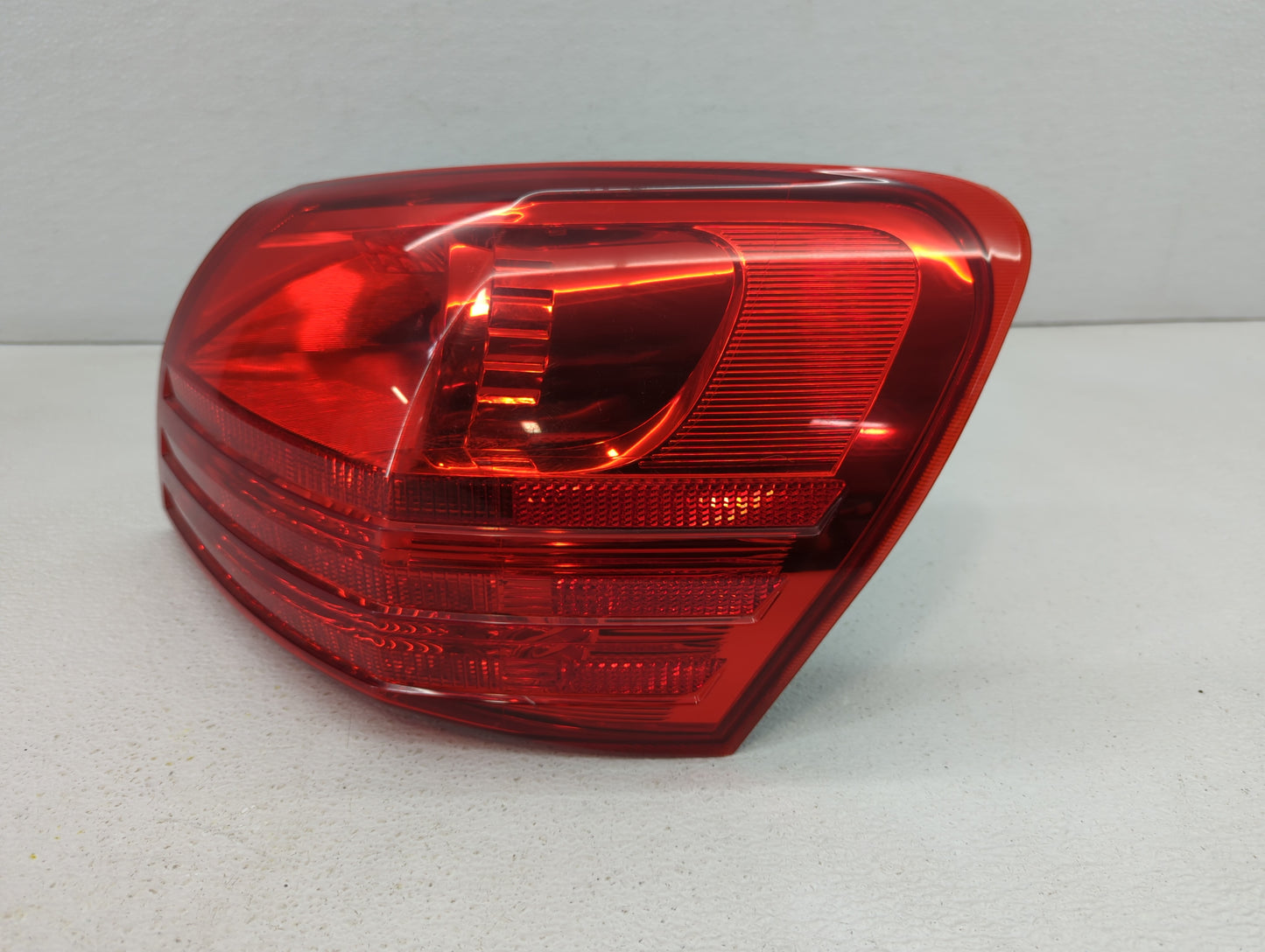 2008-2015 Nissan Rogue Tail Light Assembly Passenger Right OEM Fits Fits 2008 2009 2010 2011 2012 2013 2014 2015 OEM Used Au