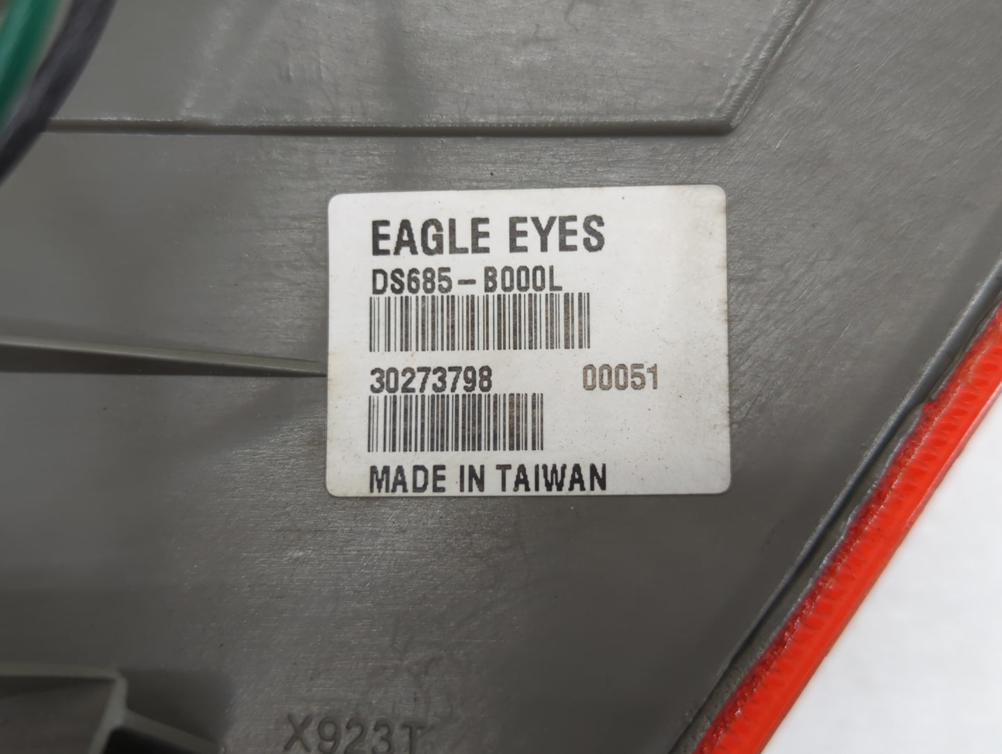 2008-2015 Nissan Rogue Tail Light Assembly Driver Left OEM P/N:DS685-B000L 2PA 946 099 Fits OEM Used Auto Parts - Oemusedaut