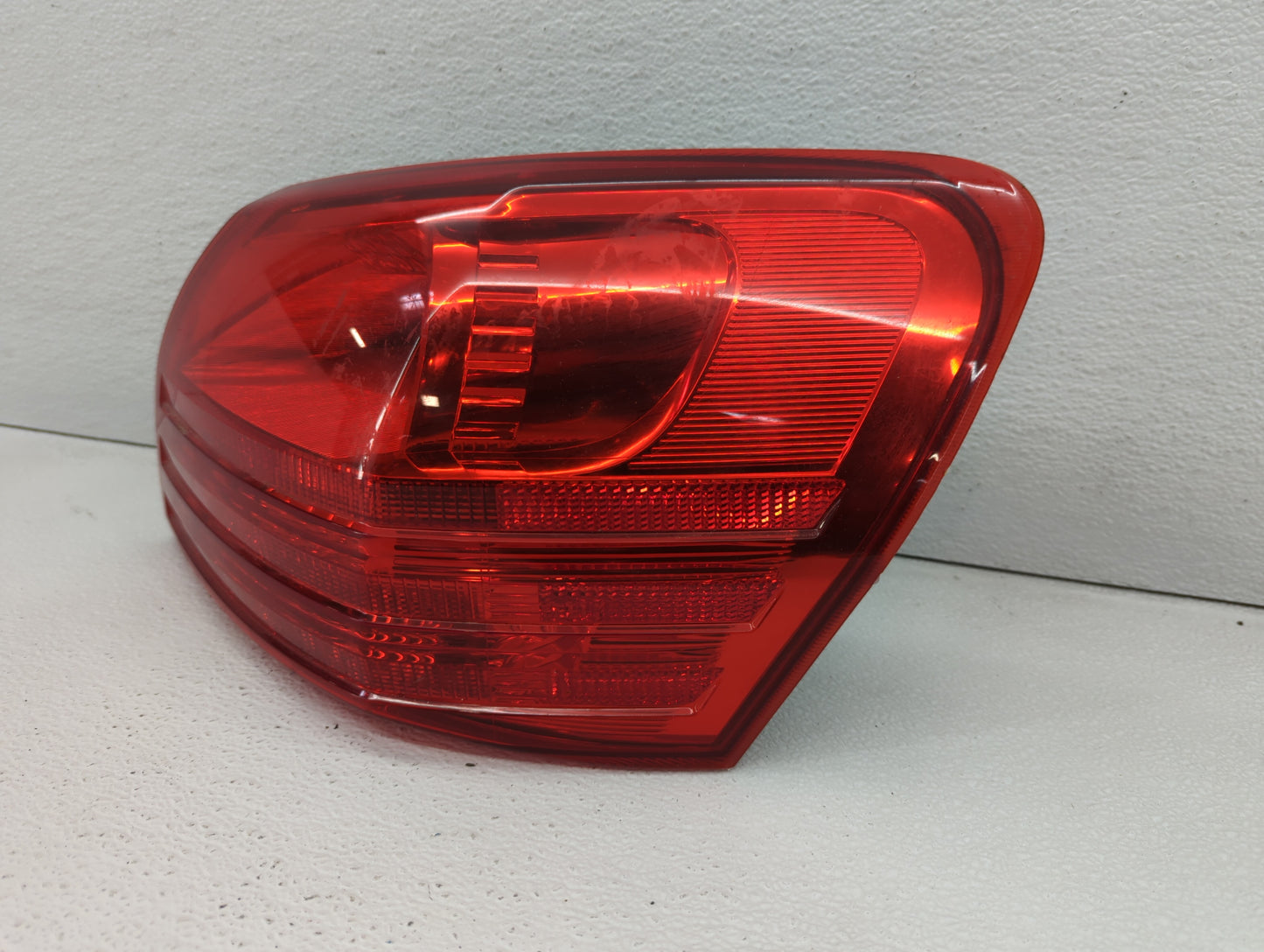 2008-2015 Nissan Rogue Tail Light Assembly Passenger Right OEM Fits Fits 2008 2009 2010 2011 2012 2013 2014 2015 OEM Used Au