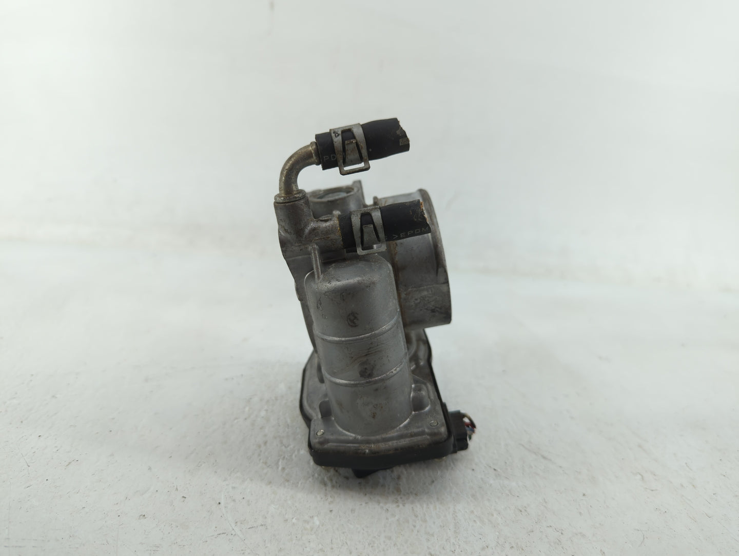 2011-2015 Nissan Rogue Throttle Body P/N:RME60-15 Fits Fits 2011 2012 2013 2014 2015 OEM Used Auto Parts - Oemusedautoparts1