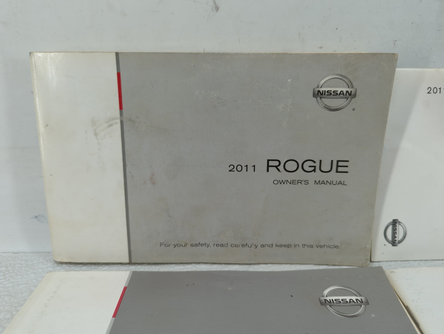 2011 Nissan Rogue Owners Manual Book Guide OEM Used Auto Parts - Oemusedautoparts1.com