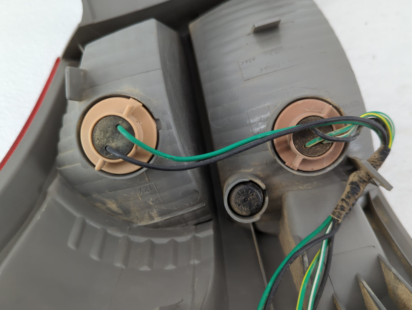 2008-2015 Nissan Rogue Tail Light Assembly Passenger Right OEM Fits Fits 2008 2009 2010 2011 2012 2013 2014 2015 OEM Used Au