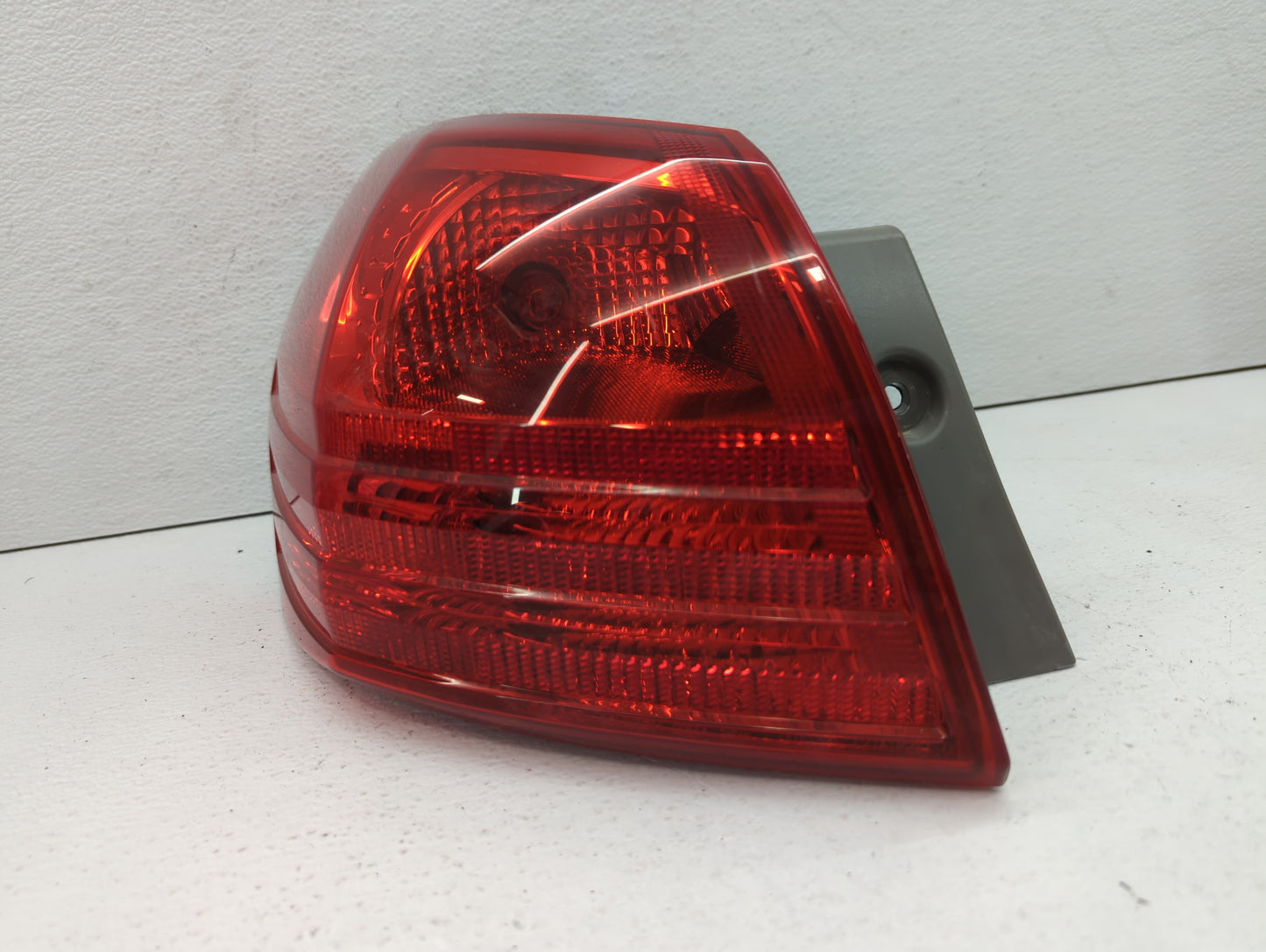 2008-2015 Nissan Rogue Tail Light Assembly Driver Left OEM Fits Fits 2008 2009 2010 2011 2012 2013 2014 2015 OEM Used Auto P