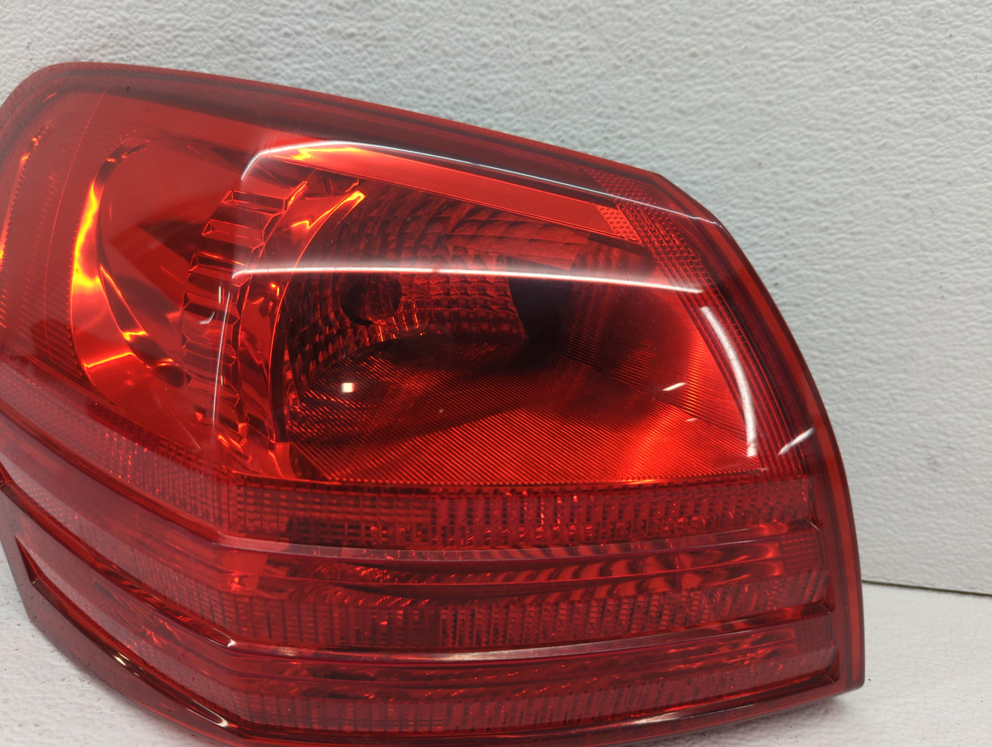 2008-2015 Nissan Rogue Tail Light Assembly Driver Left OEM Fits Fits 2008 2009 2010 2011 2012 2013 2014 2015 OEM Used Auto P