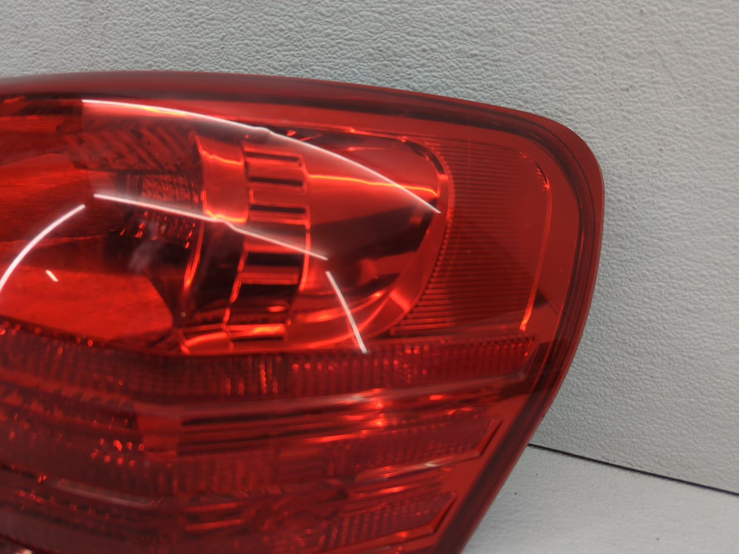 2008-2015 Nissan Rogue Tail Light Assembly Passenger Right OEM Fits Fits 2008 2009 2010 2011 2012 2013 2014 2015 OEM Used Au