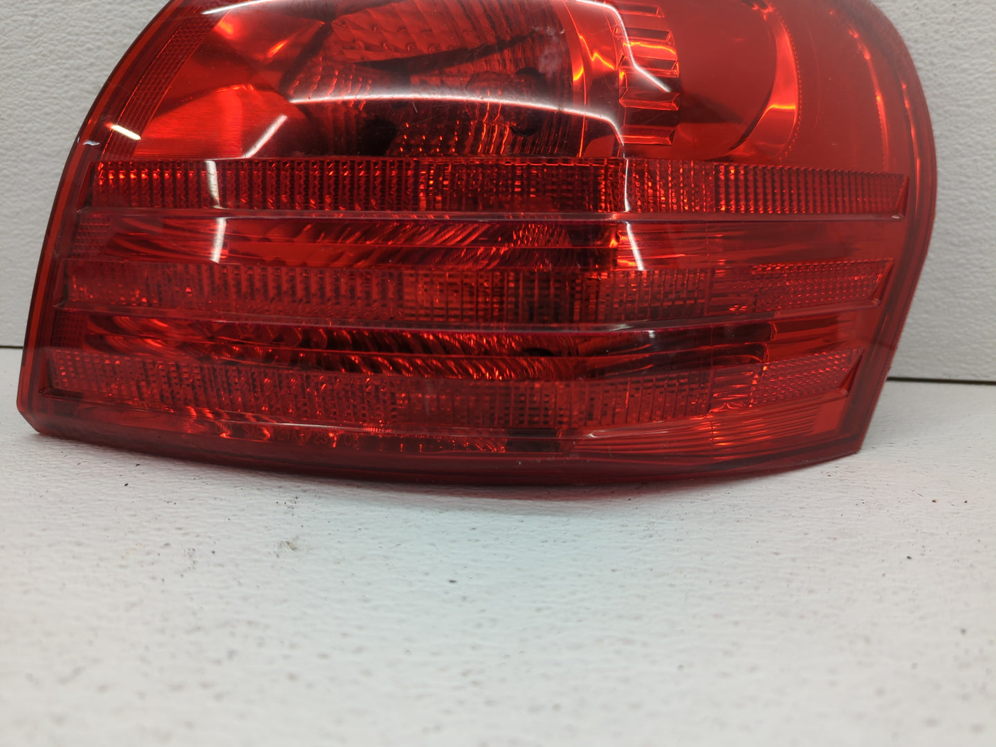 2008-2015 Nissan Rogue Tail Light Assembly Passenger Right OEM Fits Fits 2008 2009 2010 2011 2012 2013 2014 2015 OEM Used Au