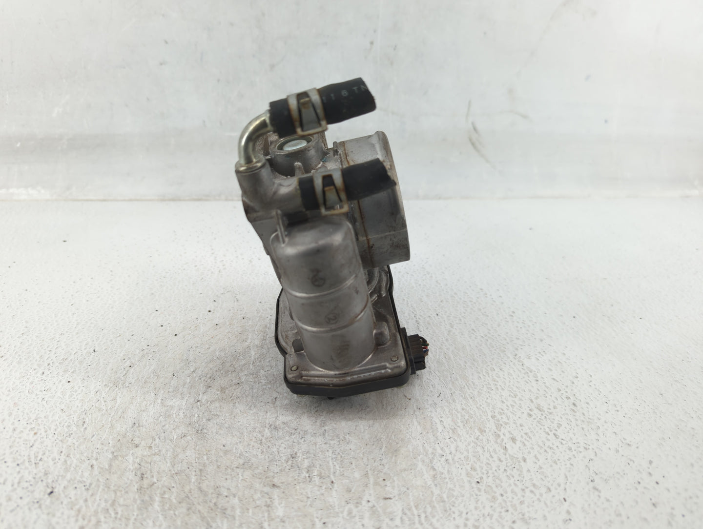 2011-2015 Nissan Rogue Throttle Body P/N:RME60-15 Fits Fits 2011 2012 2013 2014 2015 OEM Used Auto Parts - Oemusedautoparts1