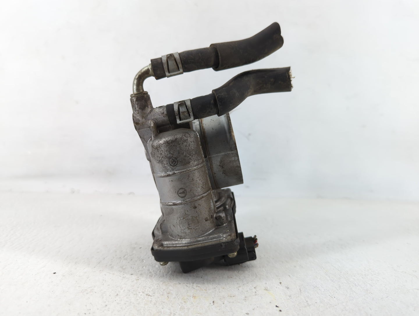 2011-2015 Nissan Rogue Throttle Body Fits Fits 2011 2012 2013 2014 2015 OEM Used Auto Parts - Oemusedautoparts1.com