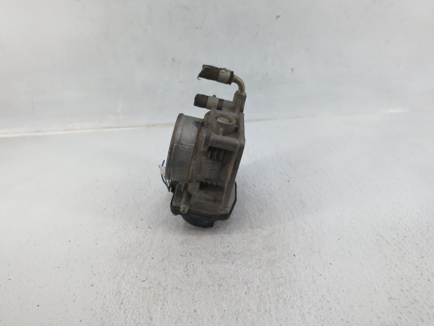 2011-2015 Nissan Rogue Throttle Body P/N:022007 7T4E-EB 070510118322 Fits Fits 2011 2012 2013 2014 2015 OEM Used Auto Parts 