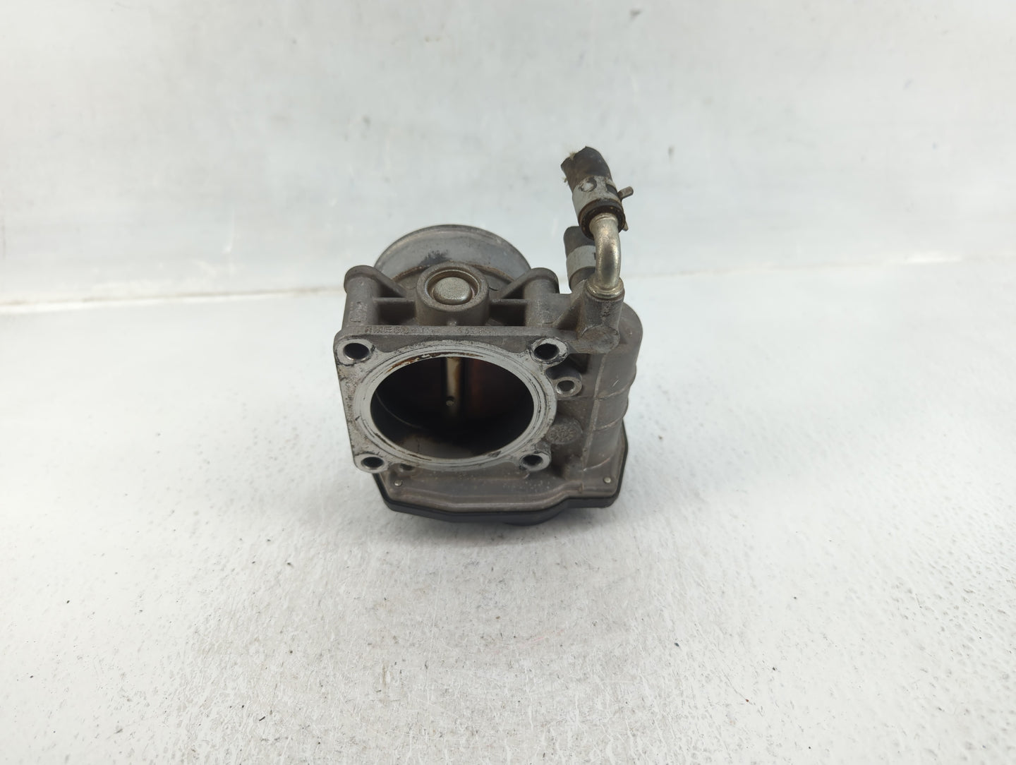 2011-2015 Nissan Rogue Throttle Body P/N:022007 7T4E-EB 070510118322 Fits Fits 2011 2012 2013 2014 2015 OEM Used Auto Parts 