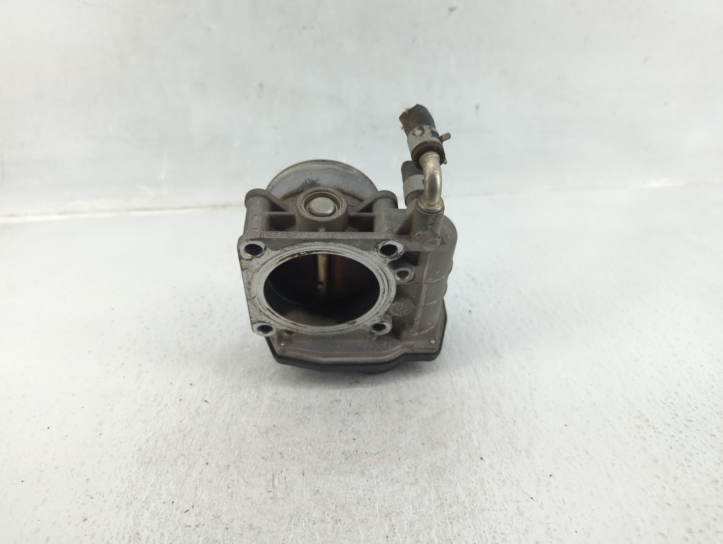 2011-2015 Nissan Rogue Throttle Body P/N:022007 7T4E-EB 070510118322 Fits Fits 2011 2012 2013 2014 2015 OEM Used Auto Parts 