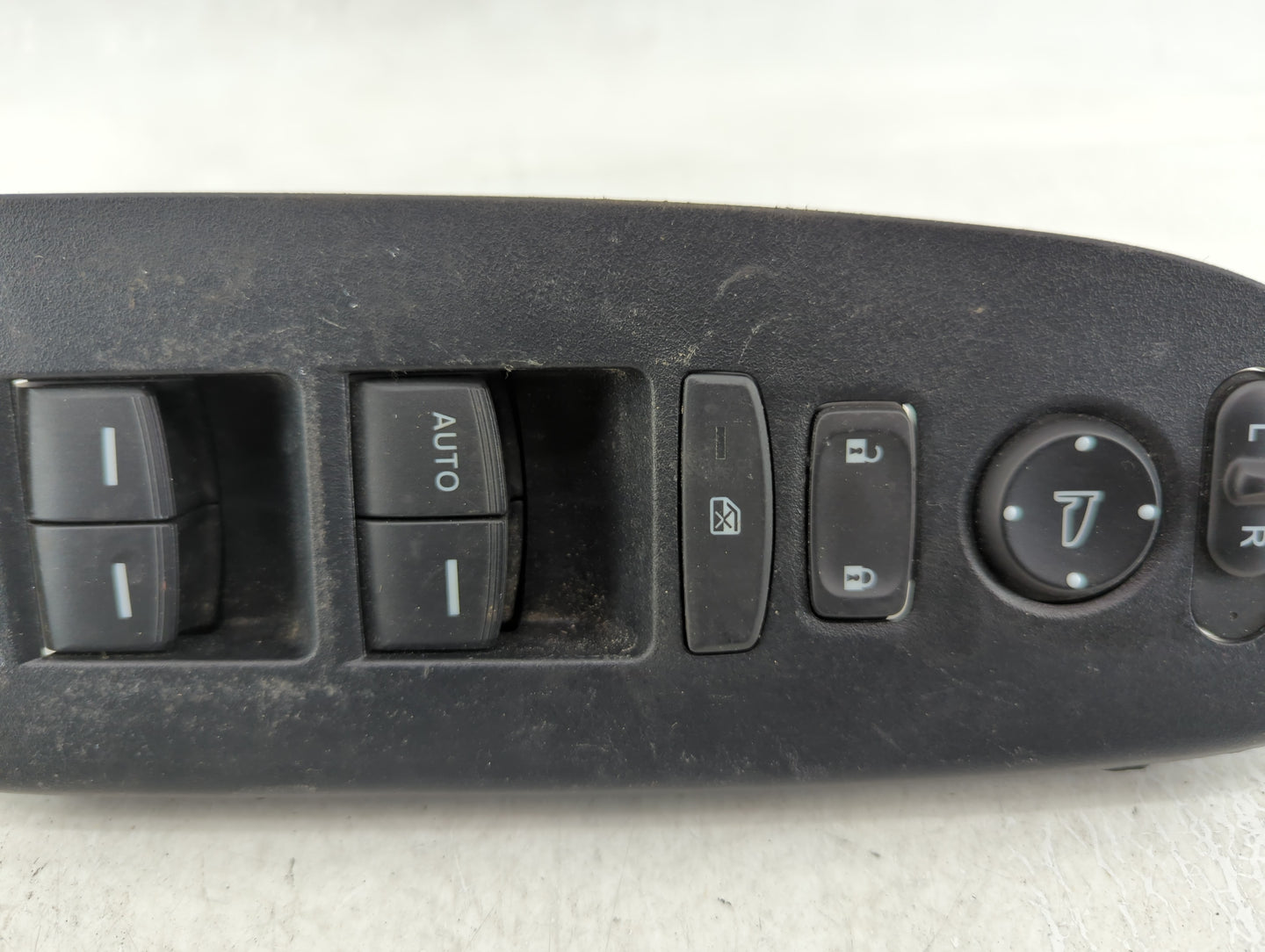 2011 Nissan Rogue Master Power Window Switch Replacement Driver Side Left P/N:68262253AC Fits OEM Used Auto Parts - Oemuseda