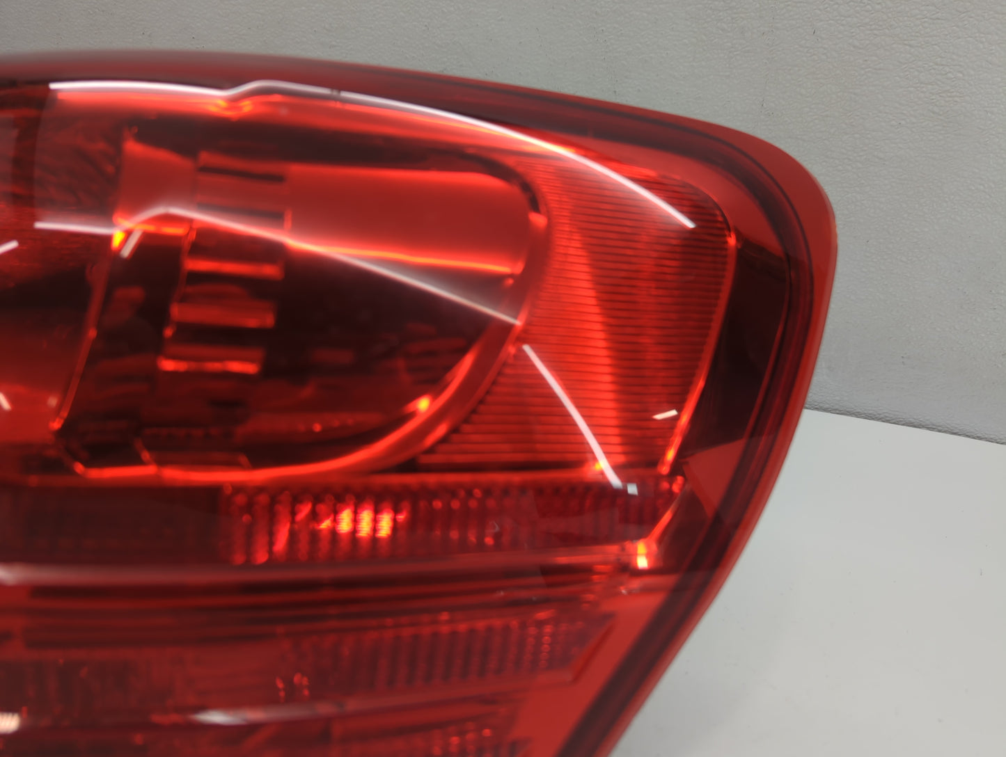 2008-2015 Nissan Rogue Tail Light Assembly Passenger Right OEM Fits Fits 2008 2009 2010 2011 2012 2013 2014 2015 OEM Used Au