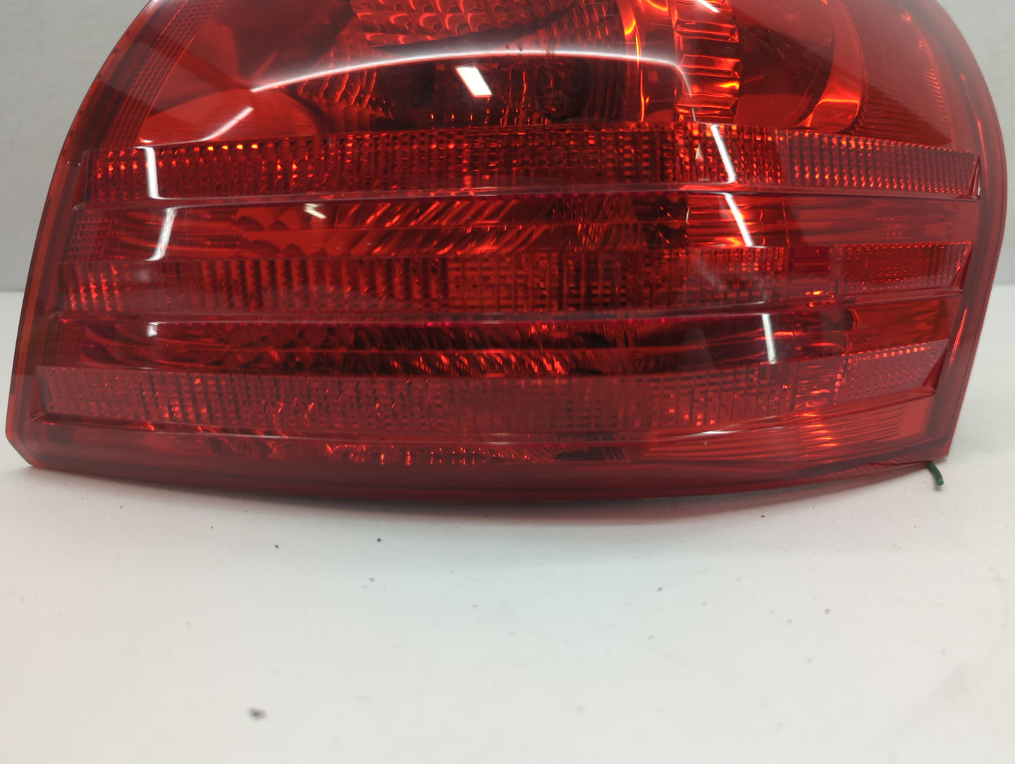 2008-2015 Nissan Rogue Tail Light Assembly Passenger Right OEM Fits Fits 2008 2009 2010 2011 2012 2013 2014 2015 OEM Used Au