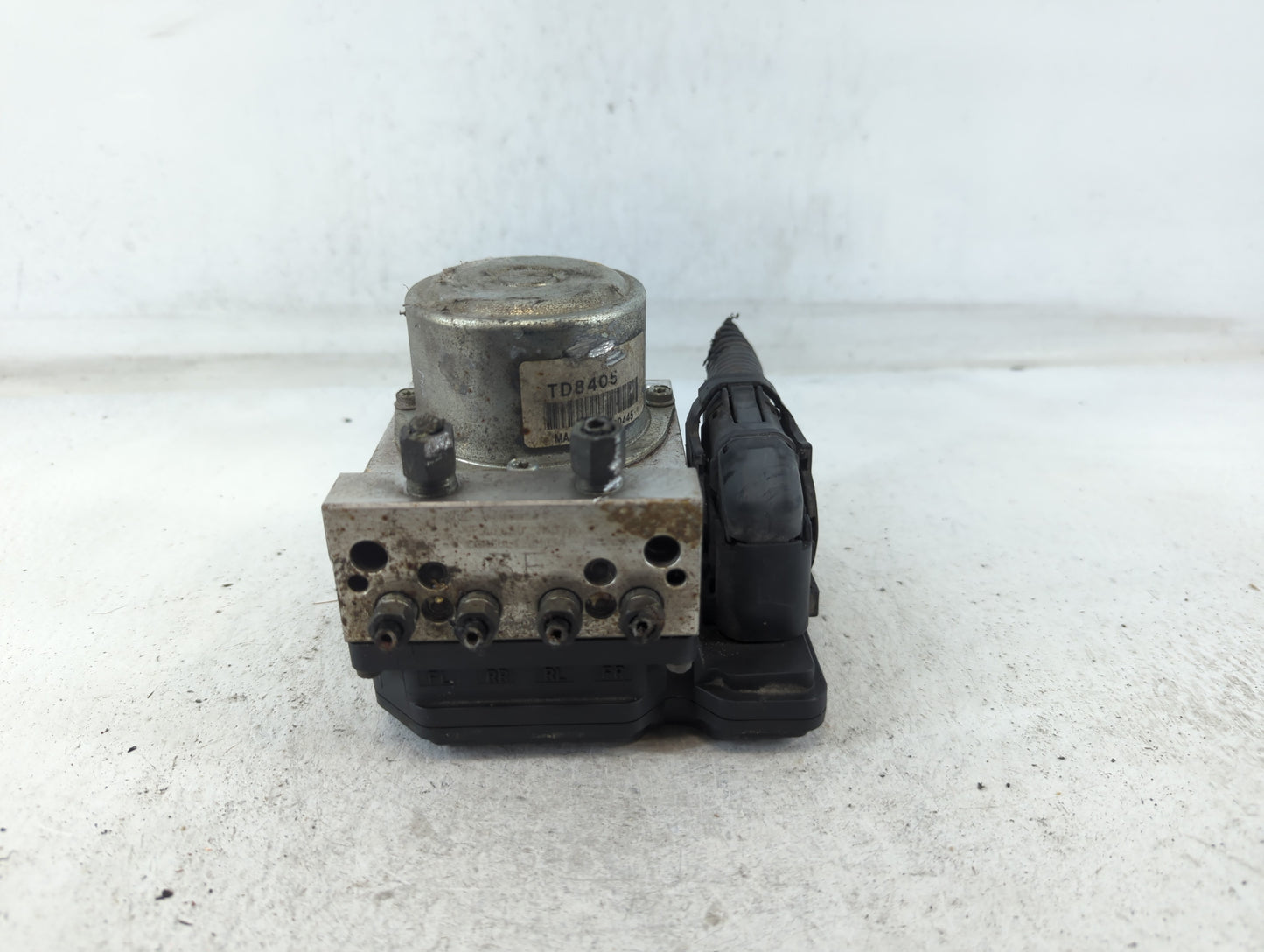 2011 Nissan Rogue ABS Pump Control Module Replacement P/N:06260445 TD8405 Fits OEM Used Auto Parts - Oemusedautoparts1.com