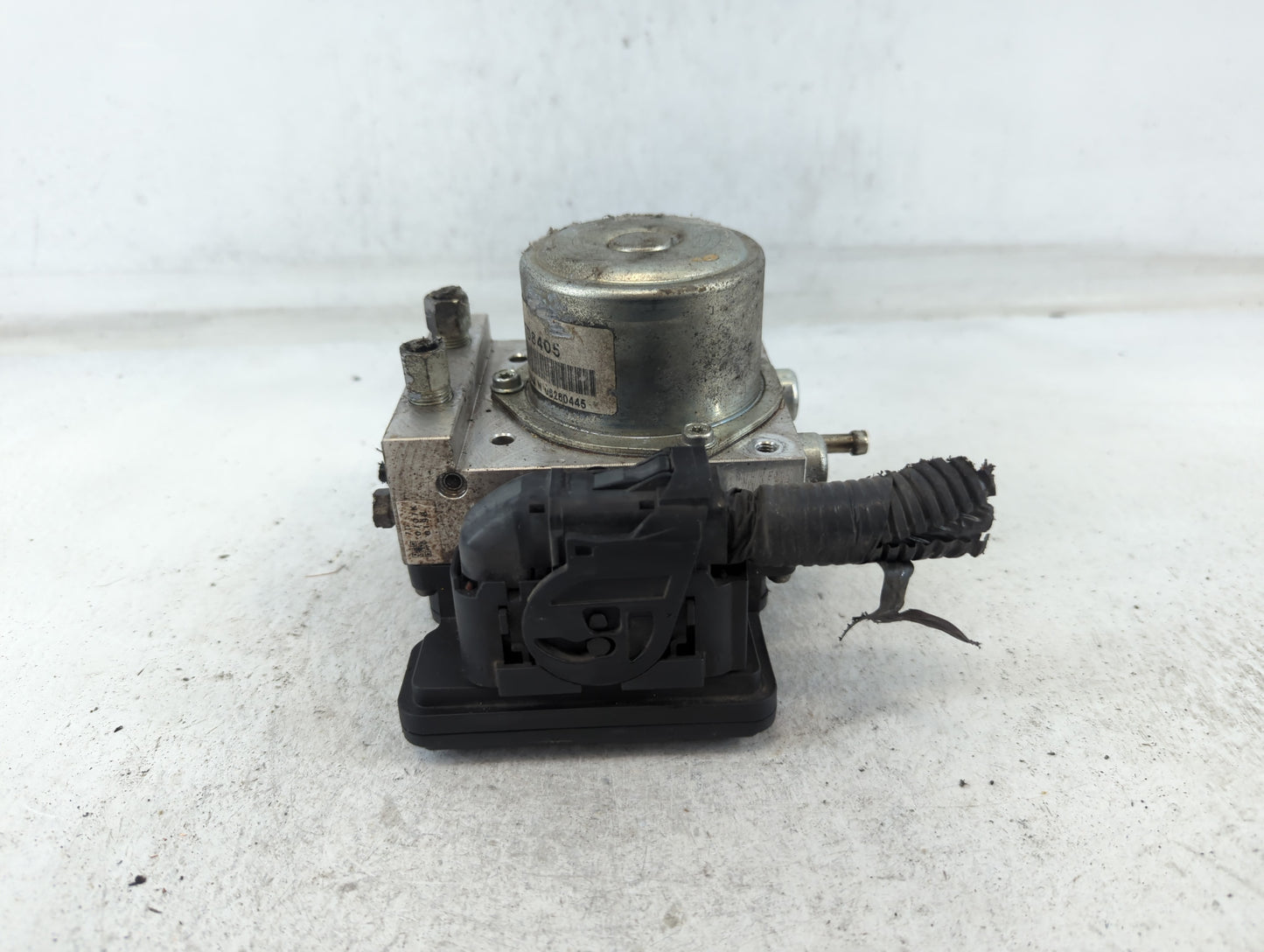 2011 Nissan Rogue ABS Pump Control Module Replacement P/N:06260445 TD8405 Fits OEM Used Auto Parts - Oemusedautoparts1.com