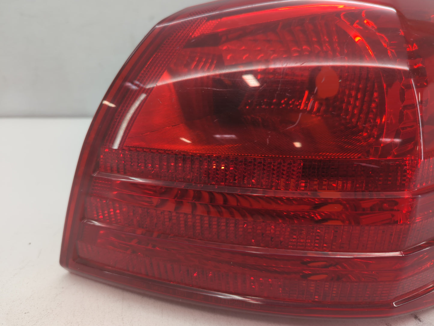 2009-2015 Nissan Rogue Tail Light Assembly Passenger Right OEM Fits Fits 2009 2010 2011 2012 2013 2014 2015 OEM Used Auto Pa
