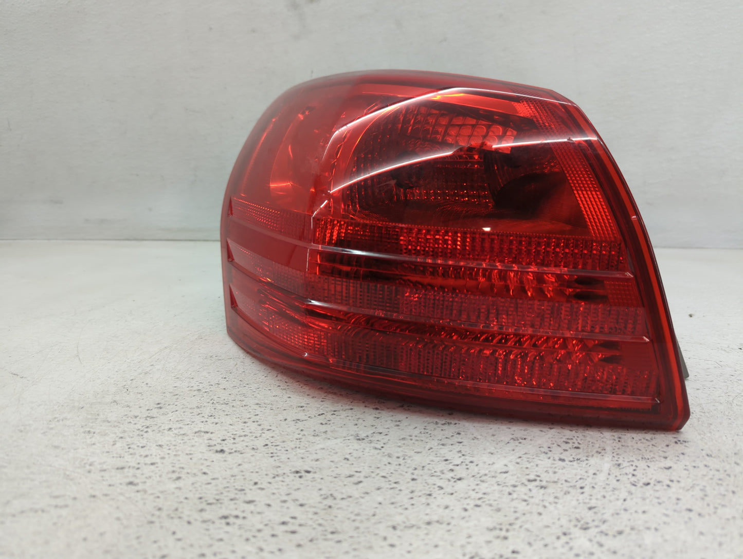 2008-2015 Nissan Rogue Tail Light Assembly Driver Left OEM Fits Fits 2008 2009 2010 2011 2012 2013 2014 2015 OEM Used Auto P