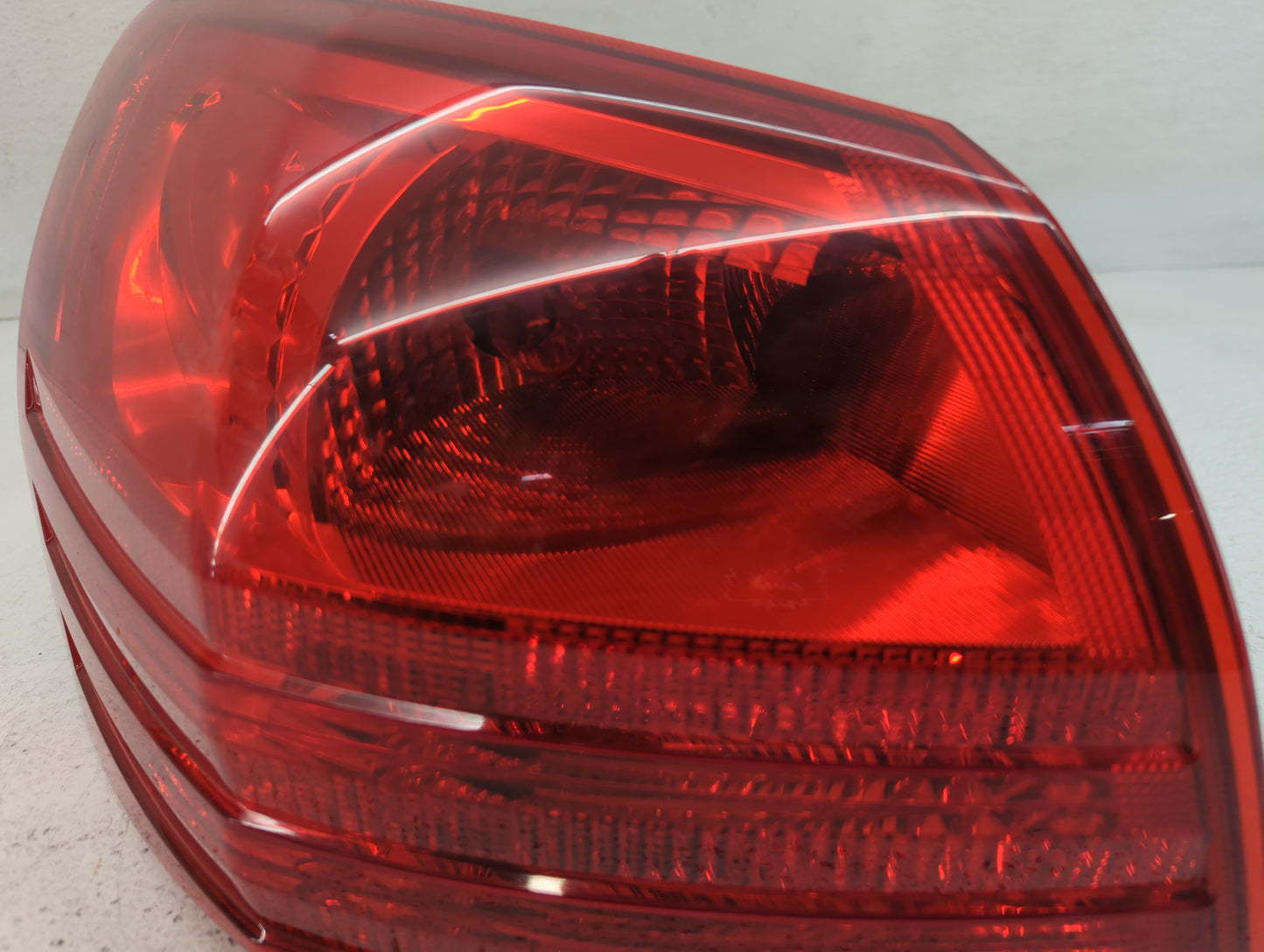 2008-2015 Nissan Rogue Tail Light Assembly Driver Left OEM Fits Fits 2008 2009 2010 2011 2012 2013 2014 2015 OEM Used Auto P