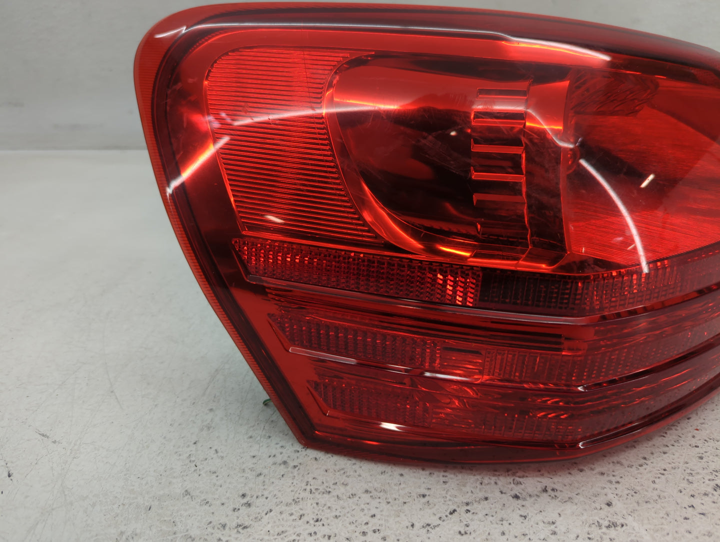 2008-2015 Nissan Rogue Tail Light Assembly Driver Left OEM Fits Fits 2008 2009 2010 2011 2012 2013 2014 2015 OEM Used Auto P