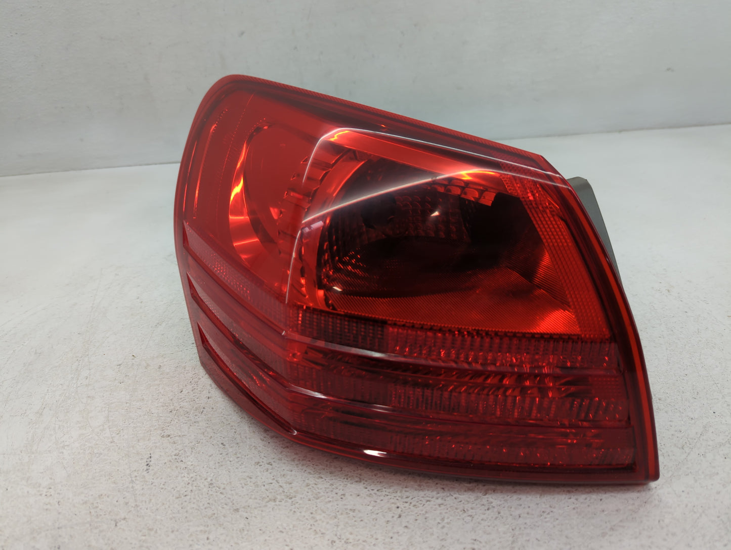 2008-2015 Nissan Rogue Tail Light Assembly Driver Left OEM Fits Fits 2008 2009 2010 2011 2012 2013 2014 2015 OEM Used Auto P