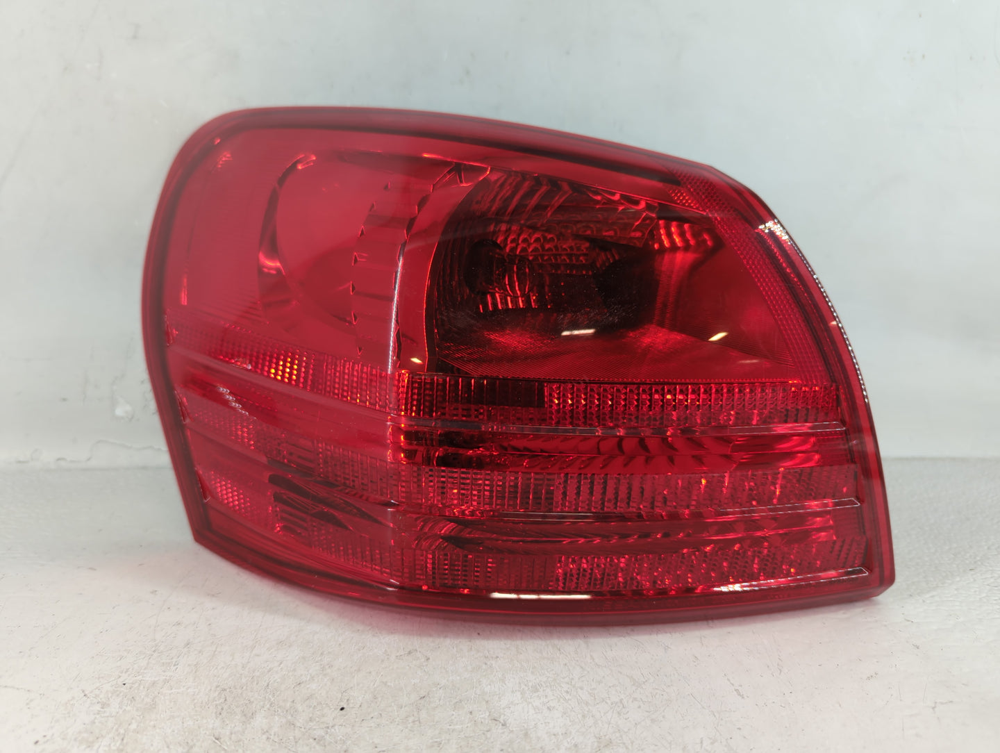 2008-2015 Nissan Rogue Tail Light Assembly Driver Left OEM Fits Fits 2008 2009 2010 2011 2012 2013 2014 2015 OEM Used Auto P