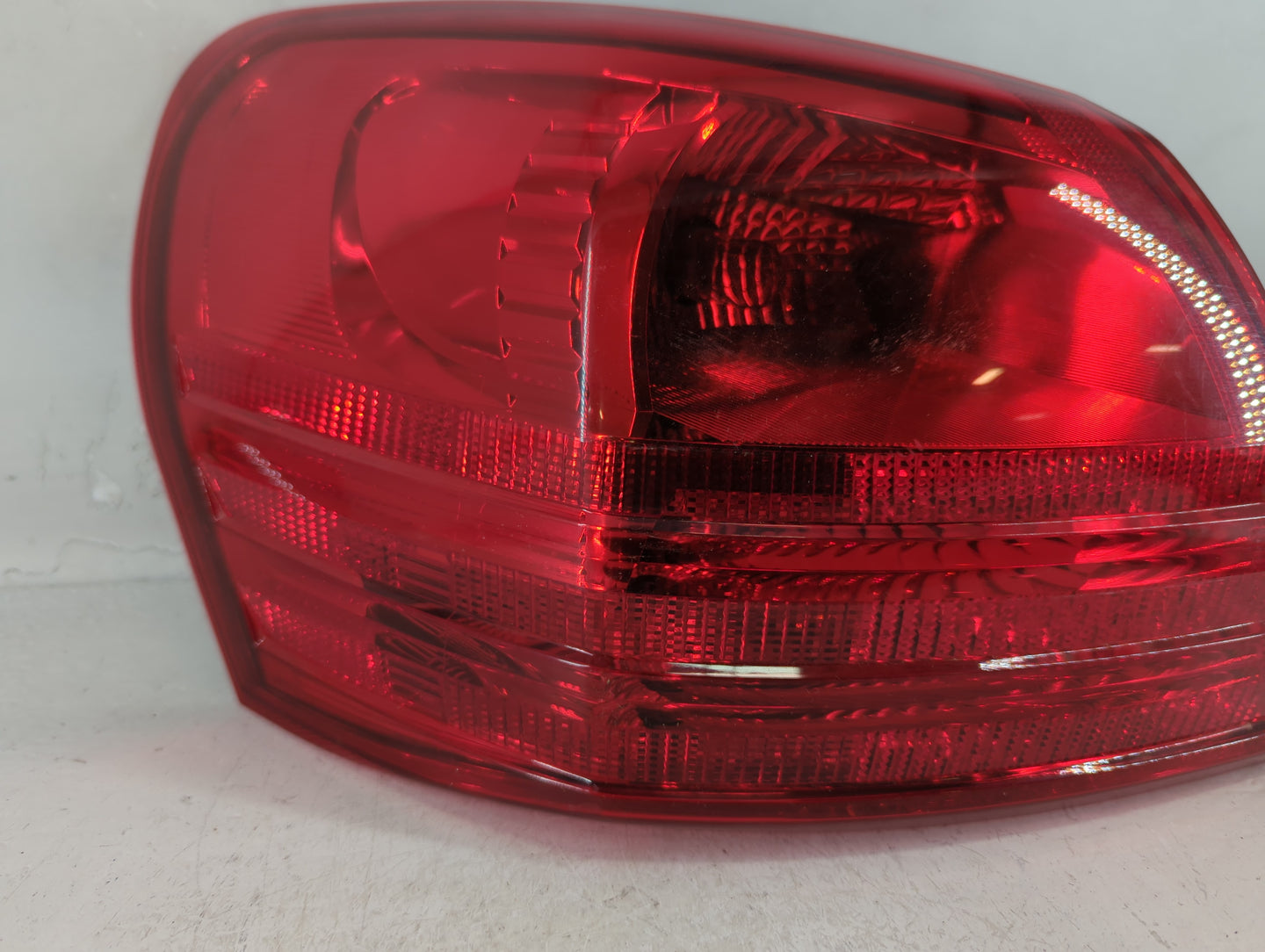 2008-2015 Nissan Rogue Tail Light Assembly Driver Left OEM Fits Fits 2008 2009 2010 2011 2012 2013 2014 2015 OEM Used Auto P