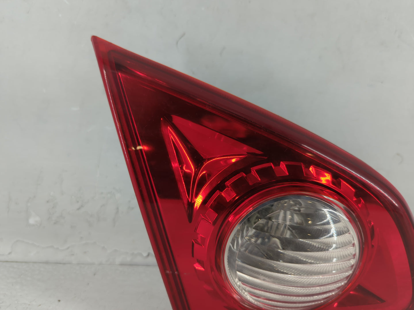 2009-2015 Nissan Rogue Tail Light Assembly Driver Left OEM P/N:C83 Fits Fits 2009 2010 2011 2012 2013 2014 2015 OEM Used Aut