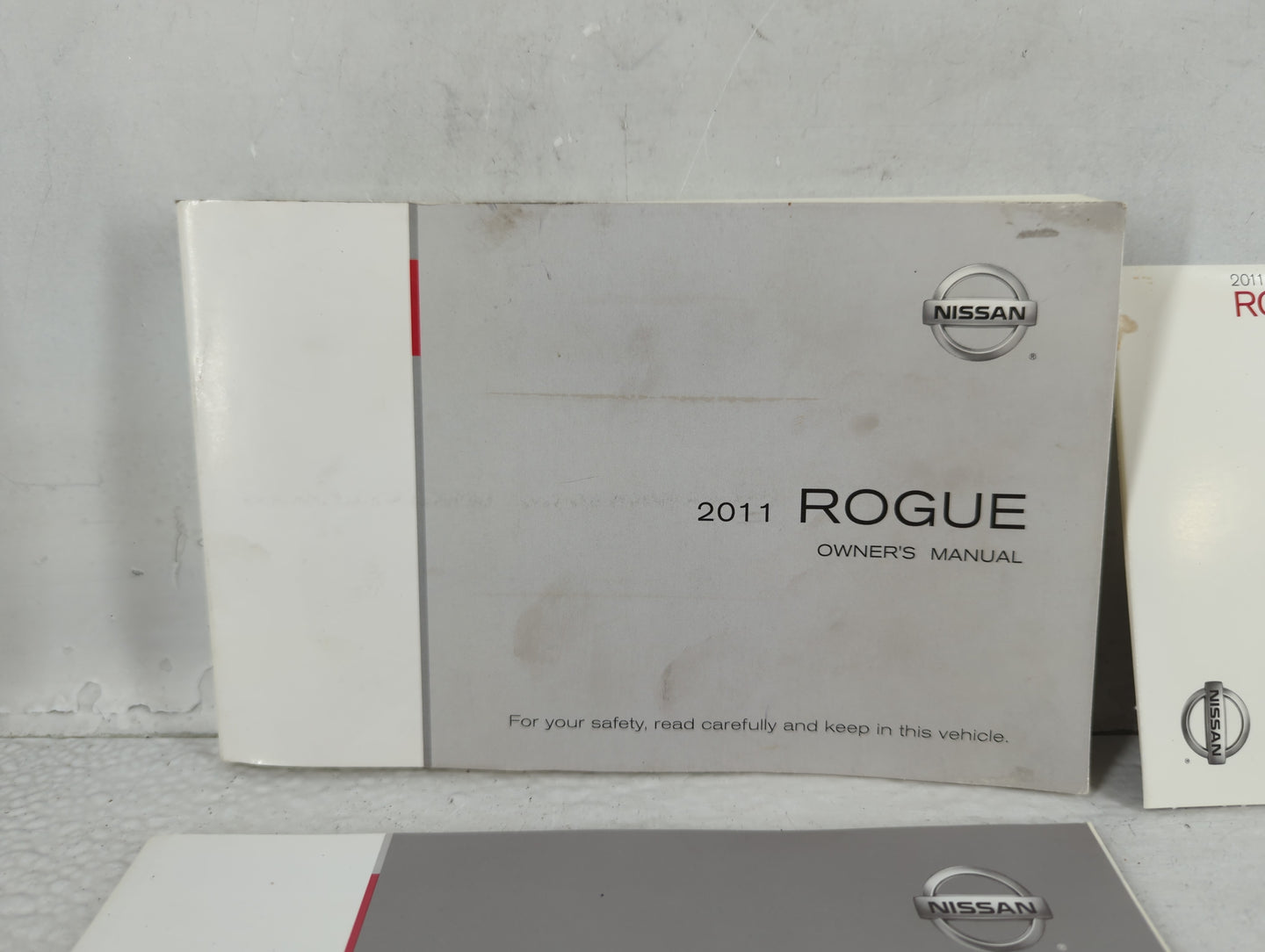 2011 Nissan Rogue Owners Manual Book Guide P/N:OM1E-0S35U0 OEM Used Auto Parts - Oemusedautoparts1.com