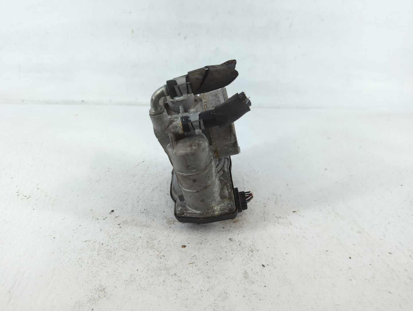 2008-2011 Nissan Rogue Throttle Body P/N:RME60 Fits Fits 2007 2008 2009 2010 2011 2012 2013 OEM Used Auto Parts - Oemusedaut