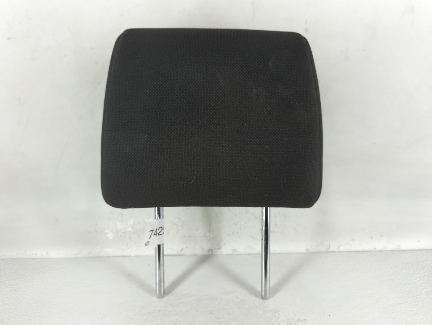 2011-2013 Nissan Rogue Headrest Head Rest Front Driver Passenger Seat Fits Fits 2011 2012 2013 OEM Used Auto Parts - Oemused