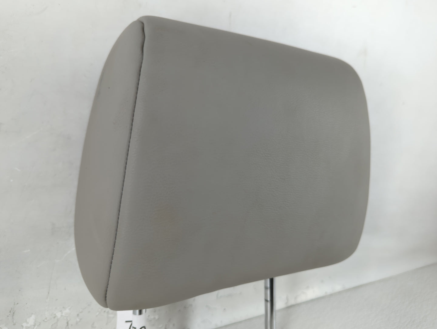 2011 Nissan Rogue Headrest Head Rest Front Driver Passenger Seat Grey - Oemusedautoparts1.com