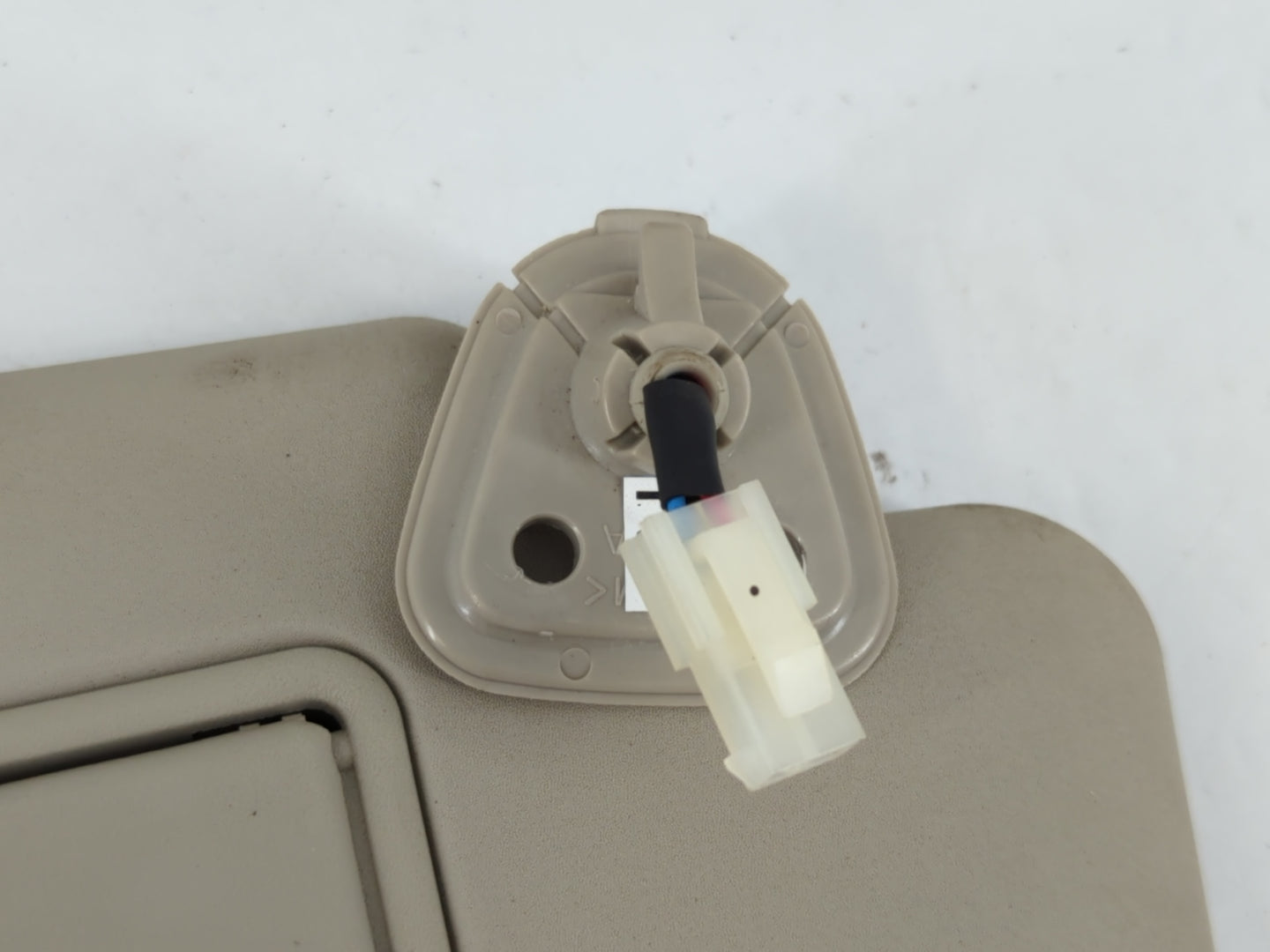 2008-2015 Nissan Rogue Sun Visor Shade Replacement Passenger Right Mirror Fits Fits 2008 2009 2010 2011 2012 2013 2014 2015 