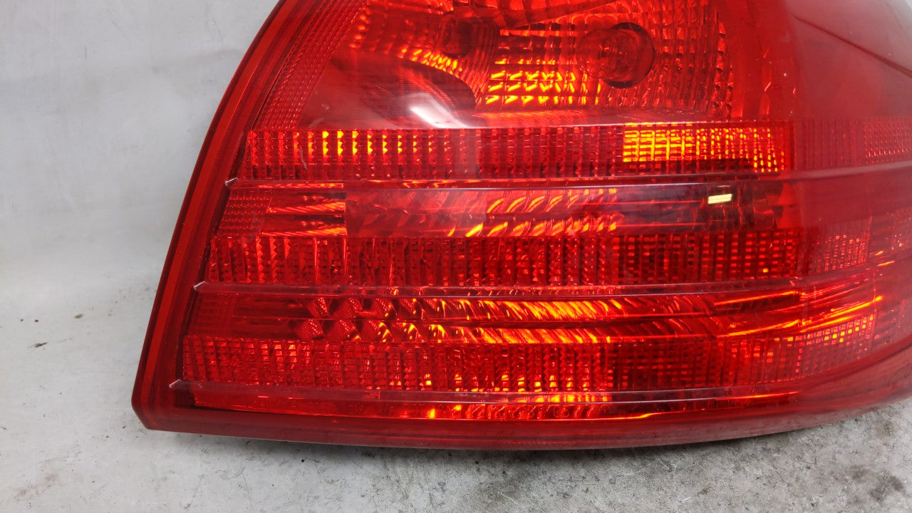 2008-2015 Nissan Rogue Tail Light Assembly Passenger Right OEM Fits Fits 2008 2009 2010 2011 2012 2013 2014 2015 OEM Used Au