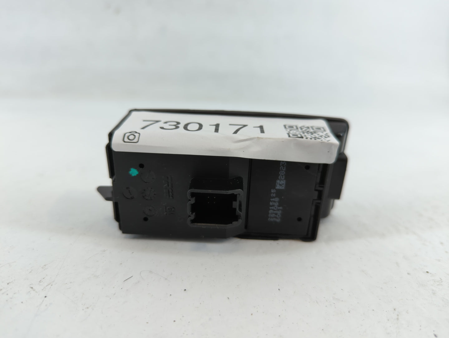2011 Nissan Rogue Sport Master Power Window Switch Replacement Driver Side Left P/N:22985062 Fits OEM Used Auto Parts - Oemu