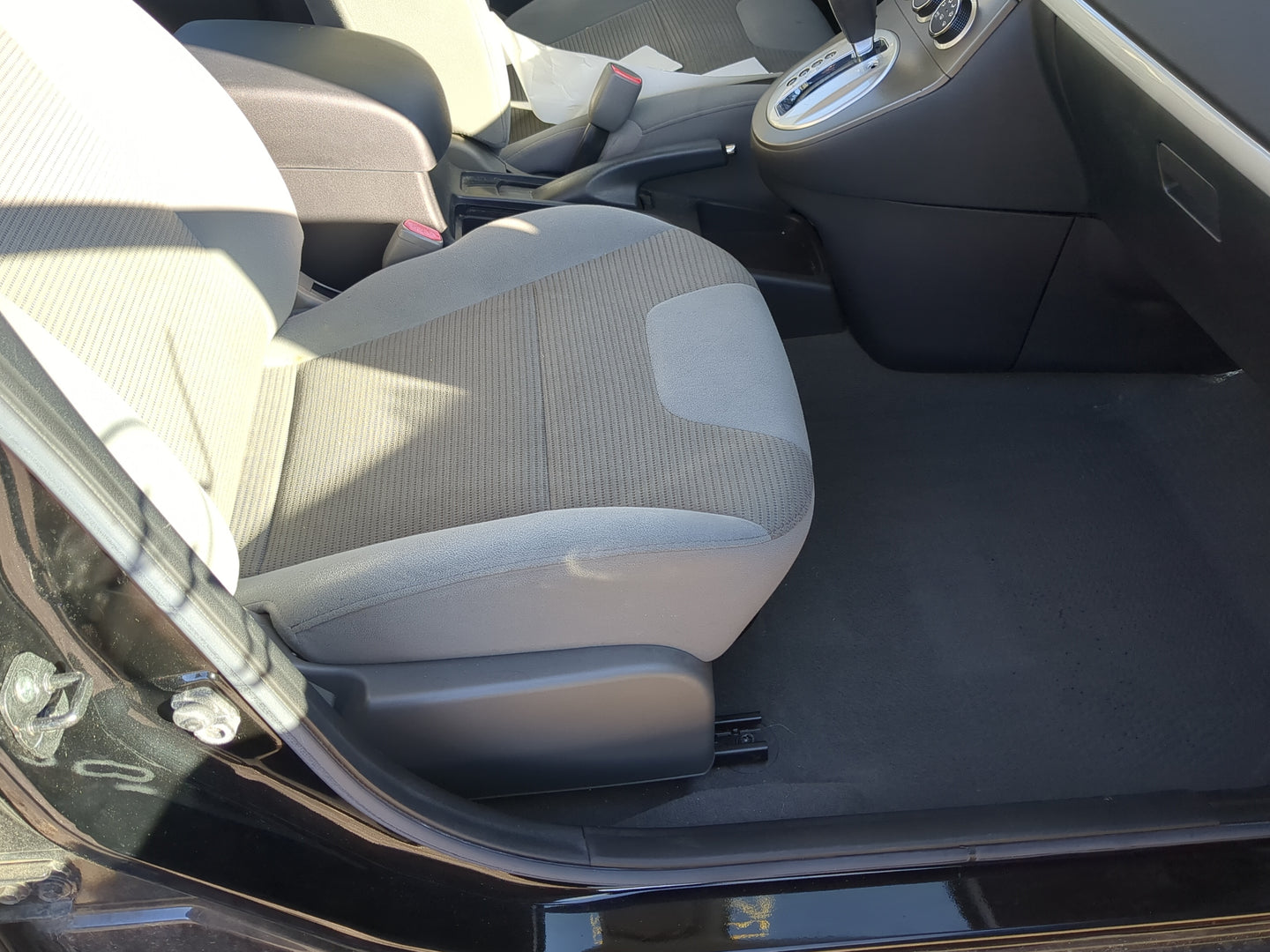 2011-2012 Nissan Sentra Passenger Front Seat Oem - Oemusedautoparts1.com