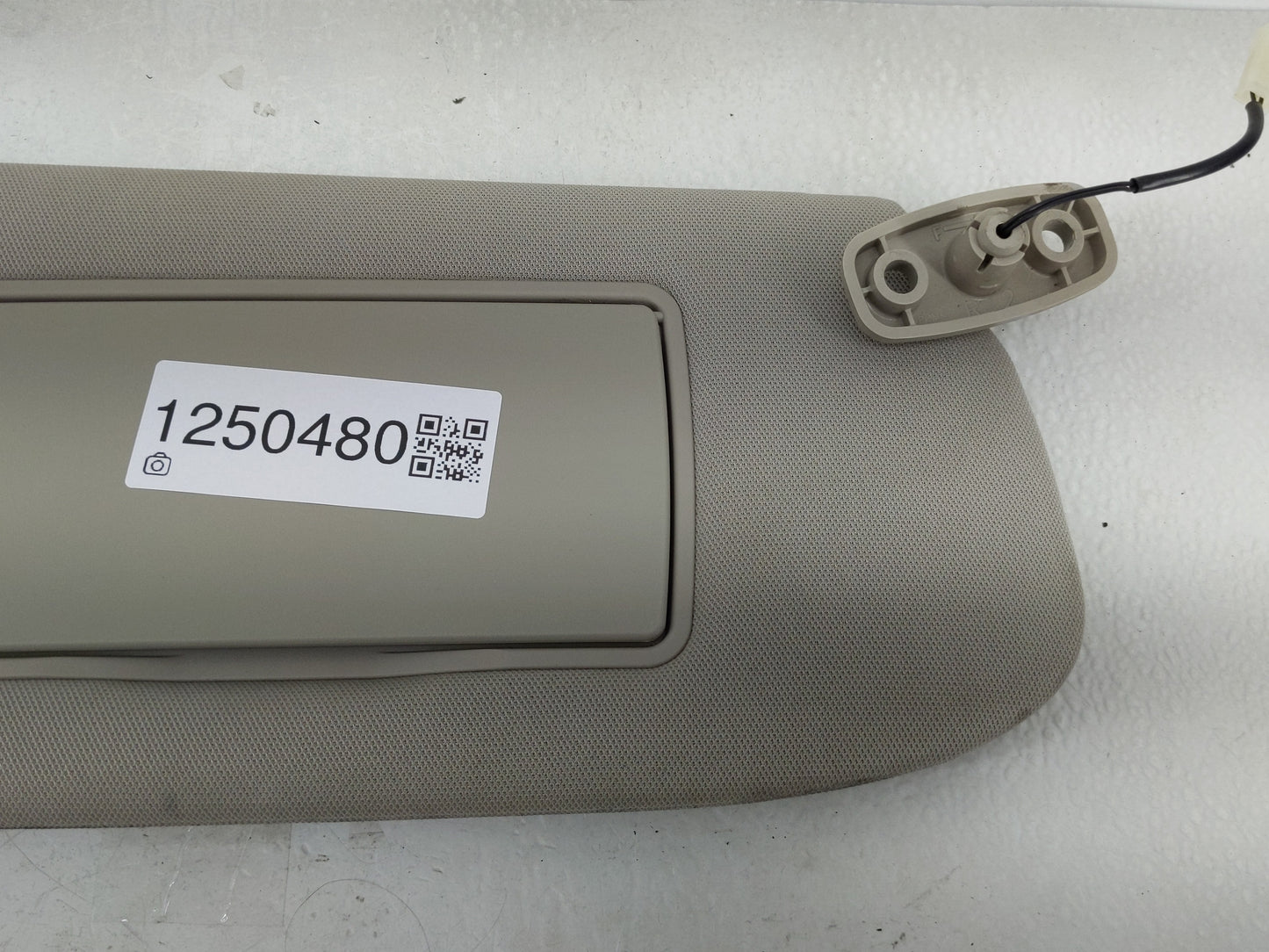2011-2012 Nissan Sentra Sun Visor Shade Replacement Passenger Right Mirror Fits Fits 2011 2012 OEM Used Auto Parts - Oemused