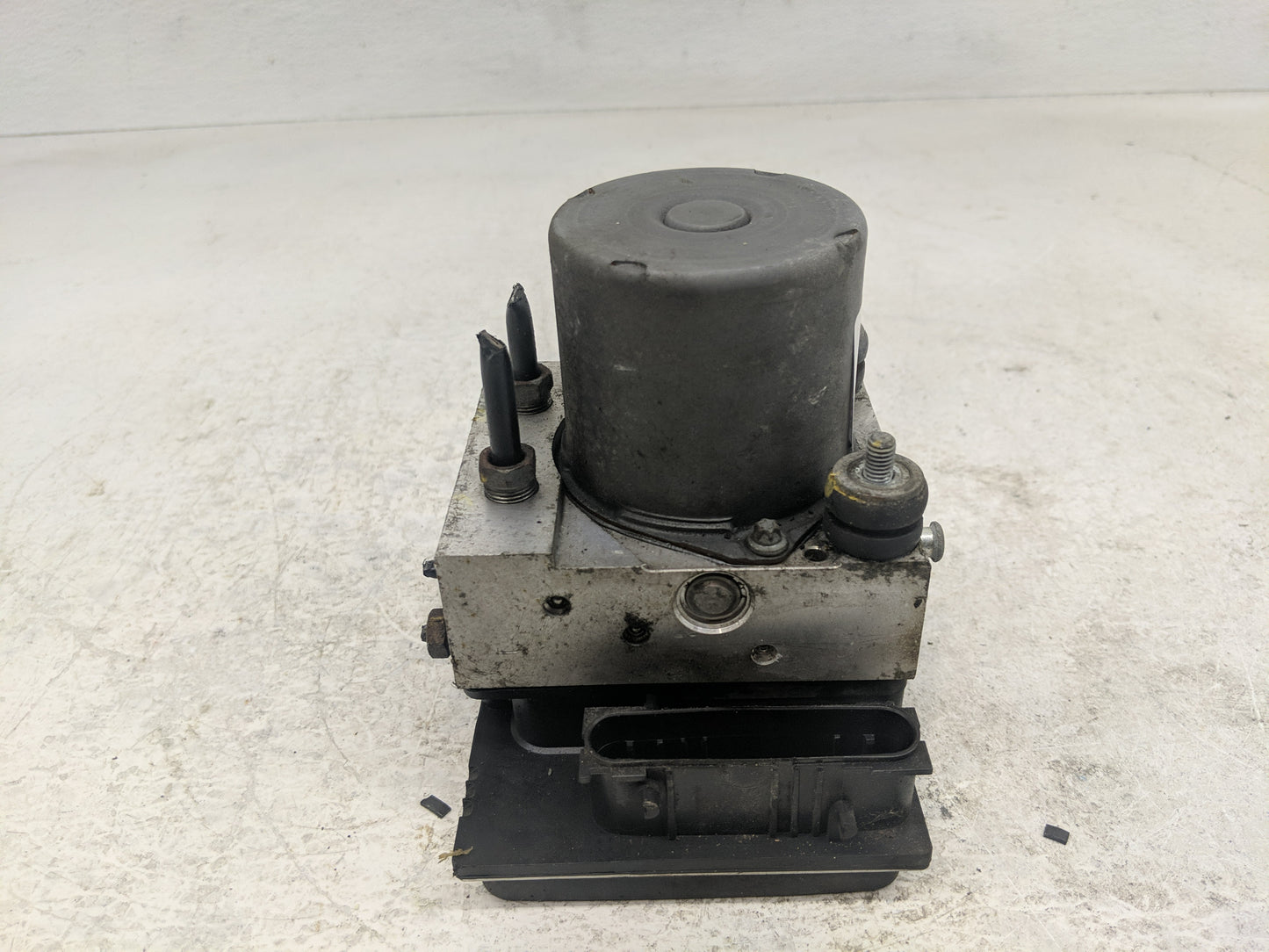 2010-2011 Nissan Sentra ABS Pump Control Module Replacement P/N:0 265 951 346 Fits Fits 2010 2011 OEM Used Auto Parts - Oemu